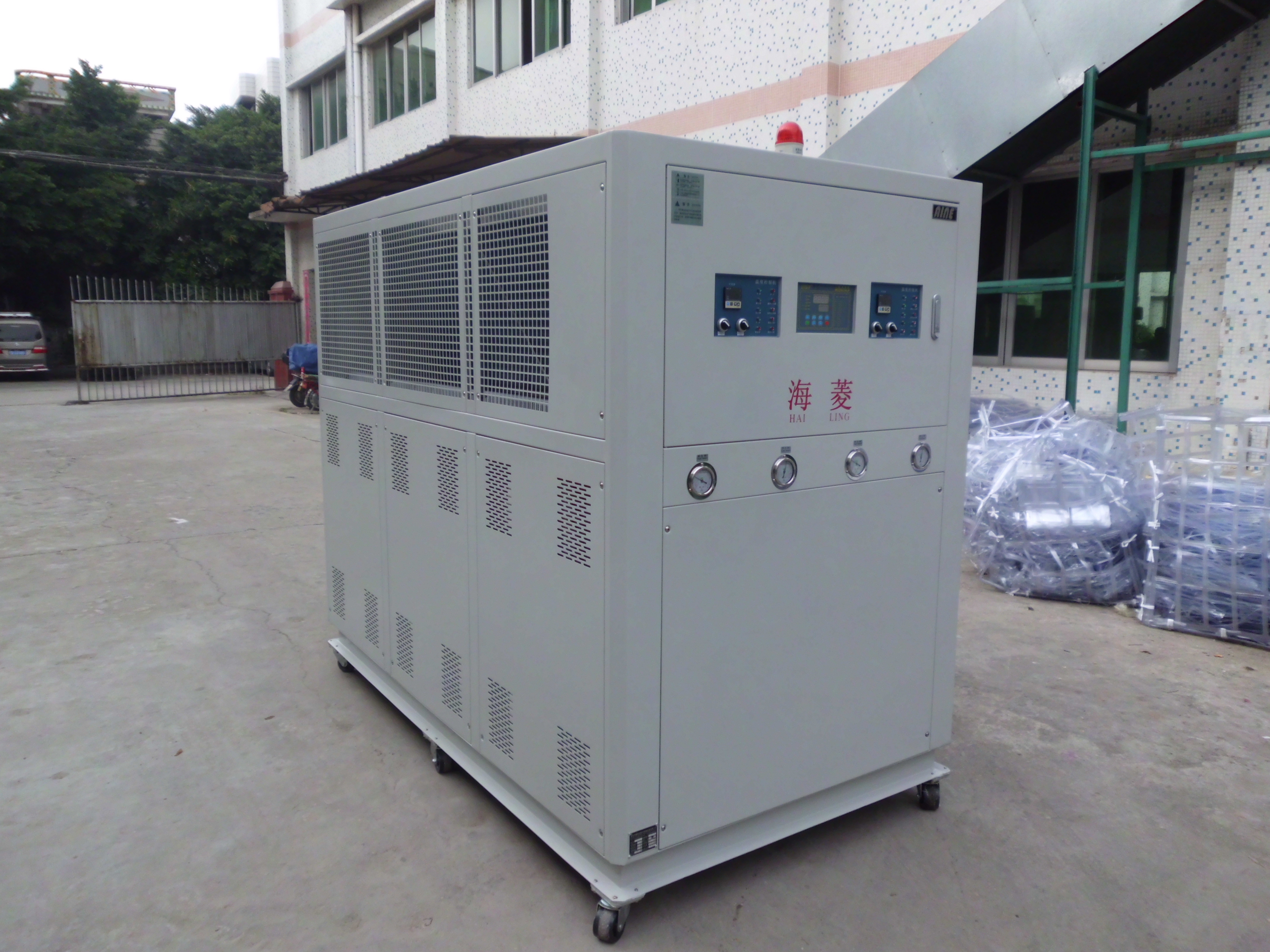 供應(yīng)用于的水冷型螺桿機(jī)組