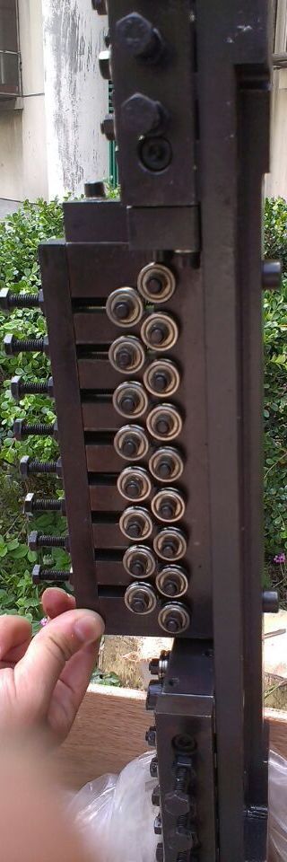 彈簧鋼調(diào)直器