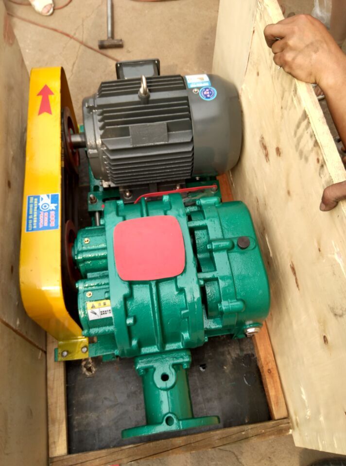 供應寧夏高壓三葉羅茨風機 羅茨鼓風機型號 參數(shù)齊全 諸城坤慶您的*