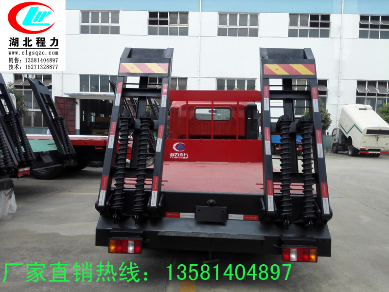 供應(yīng)錦州市重汽豪沃平板運(yùn)輸車，小型拖車，平板運(yùn)輸車現(xiàn)車廠家降價促銷