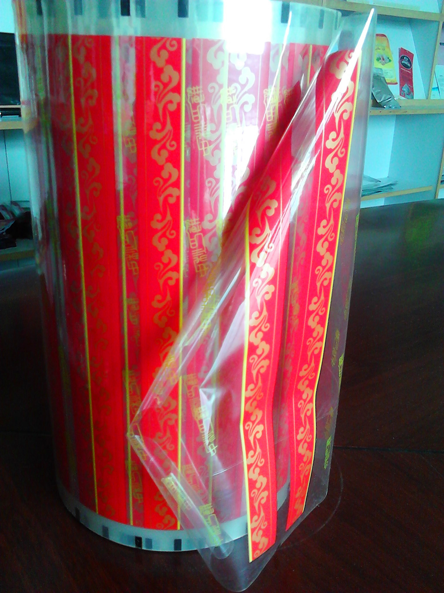 供應(yīng)零食包裝袋廠家，佛山零食包裝袋廠家定做，佛山零食包裝袋廠家報(bào)價(jià)