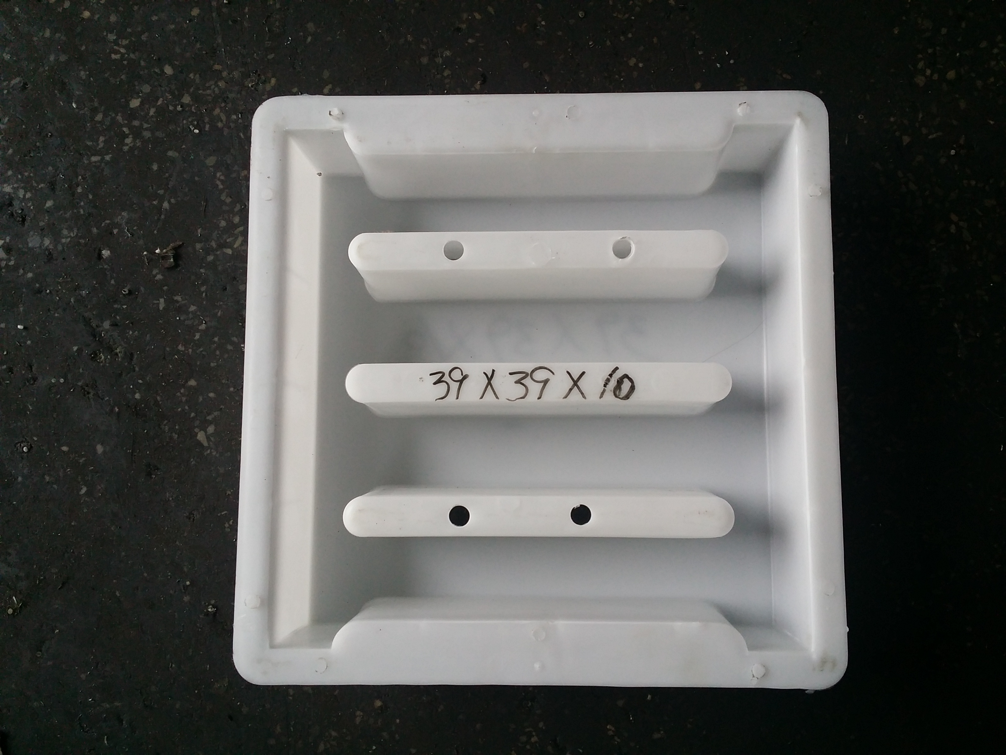 保定鑫達(dá)模具供應(yīng)路沿石模具彩磚模具，護坡模具