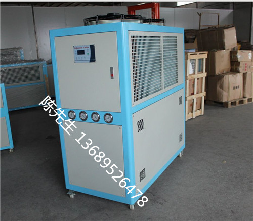 供應(yīng)注塑機(jī)*冷水機(jī)