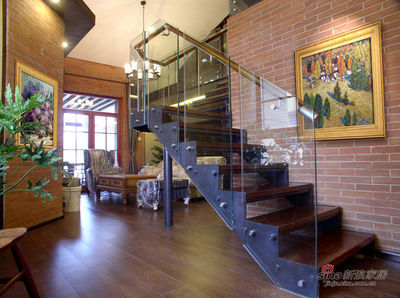 供應(yīng)鋼結(jié)構(gòu)樓梯供應(yīng)價(jià)格公道年底促銷