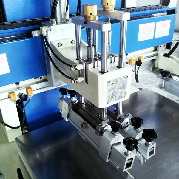 胸牌絲印機(jī) 胸牌絲網(wǎng)印刷機(jī)