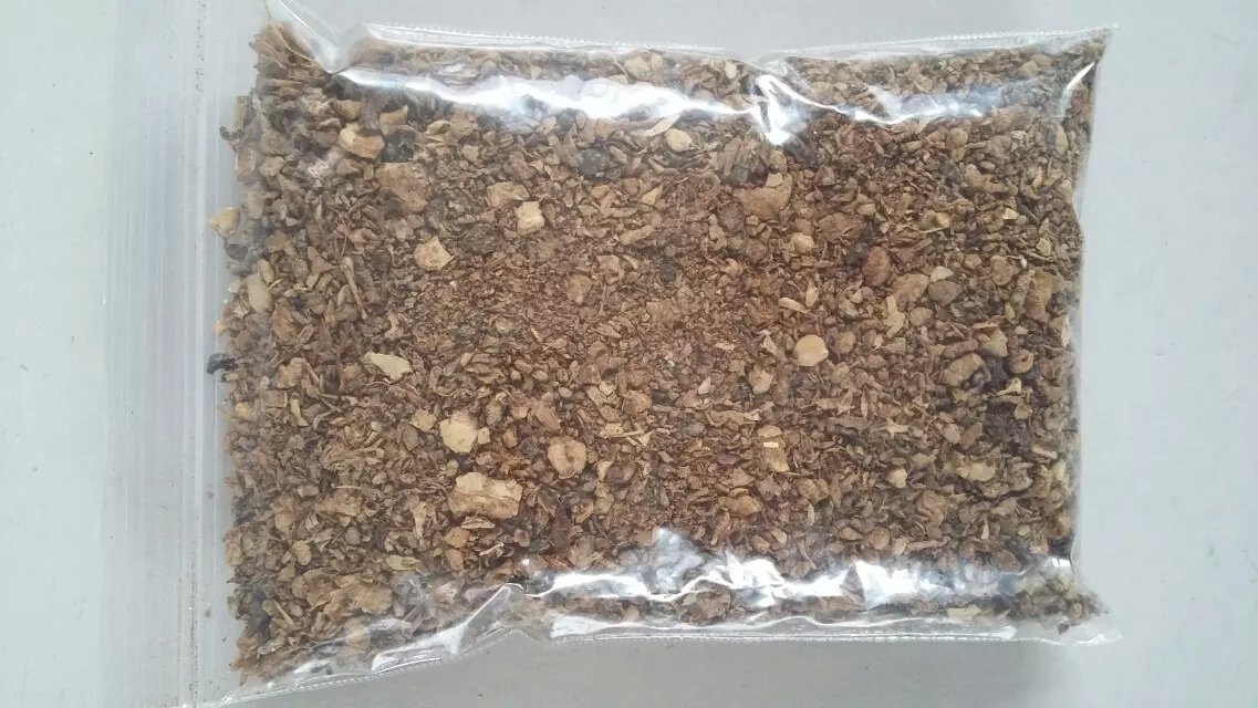 供應(yīng)用于牛羊，畜禽的牛羊飼料蘑菇渣