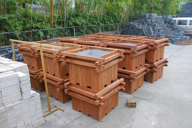 供應(yīng)花箱凱里花箱廠家凱里花箱廠家直銷防腐木花箱制作