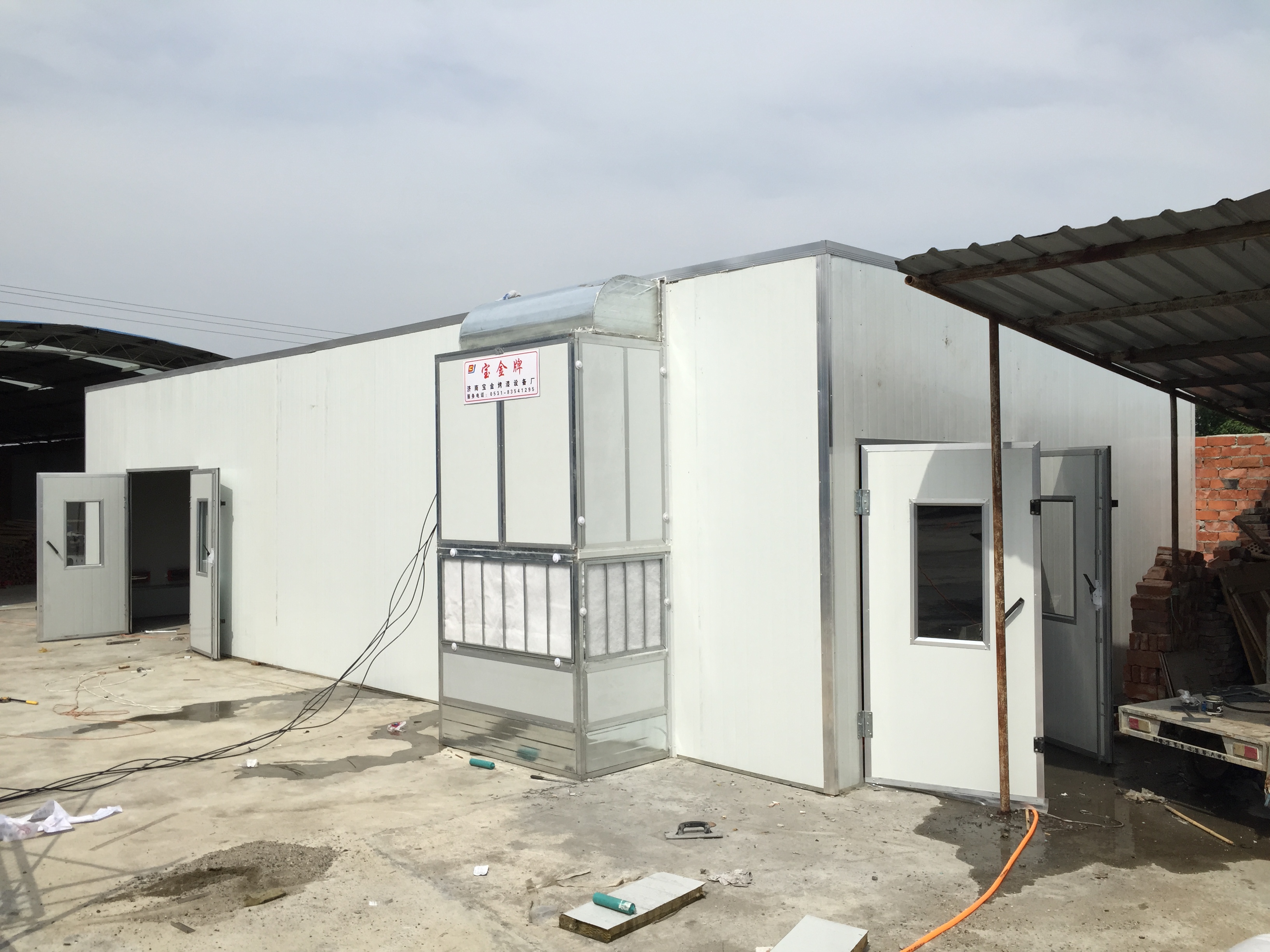 供應(yīng)用于家具廠噴漆|家具修復(fù)噴漆|家具配件噴漆的家具無(wú)塵噴漆房