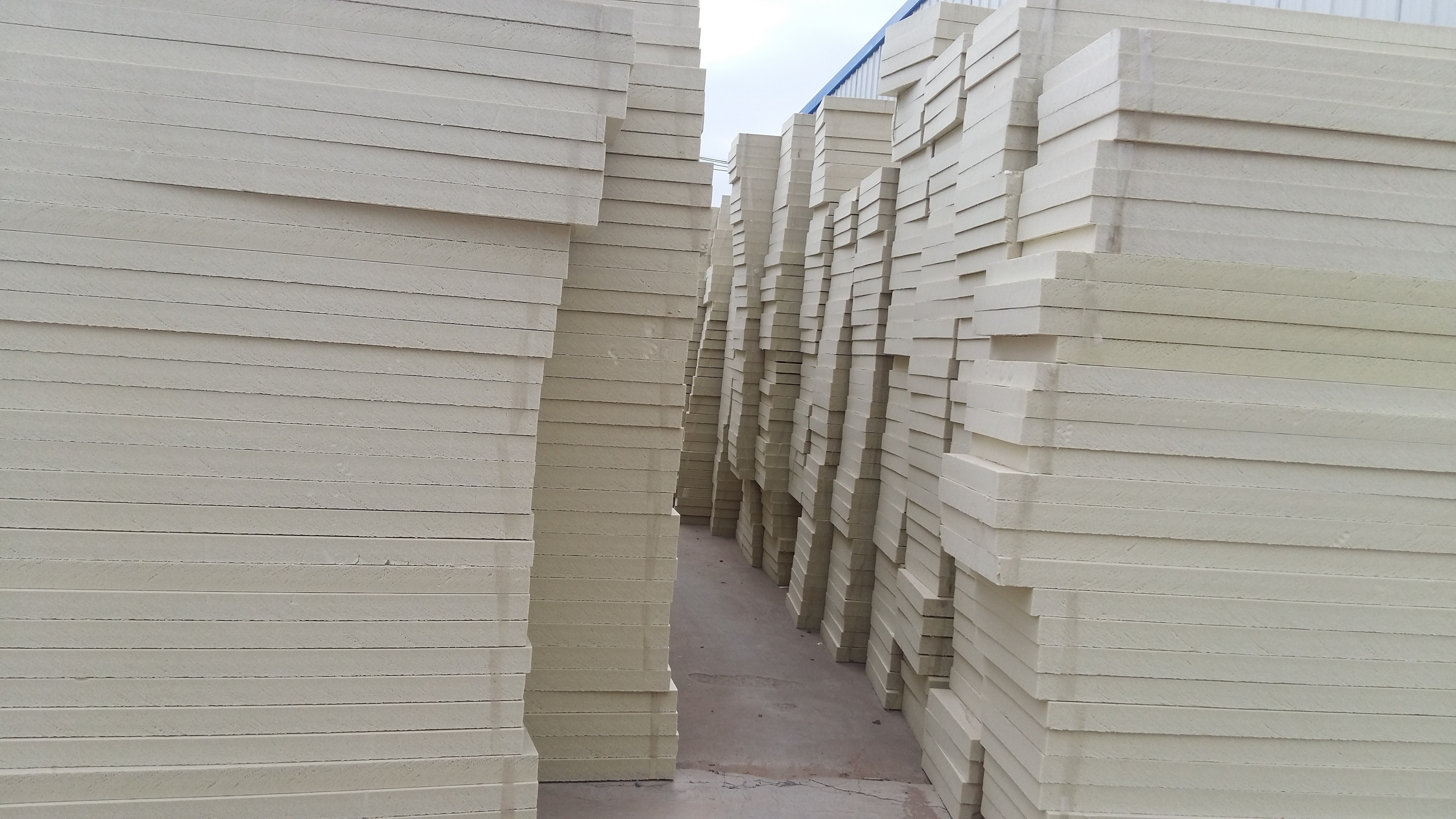 供應(yīng)綠色環(huán)保聚苯乙烯保溫板