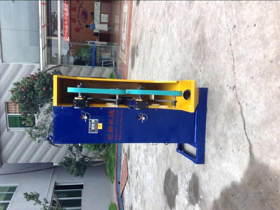 供應(yīng)用于壓鑄件打磨的鉅鏵牌柔性砂帶機(jī)，柔性砂帶機(jī)認(rèn)準(zhǔn)鉅鏵機(jī)械，柔性砂帶機(jī)找鉅鏵