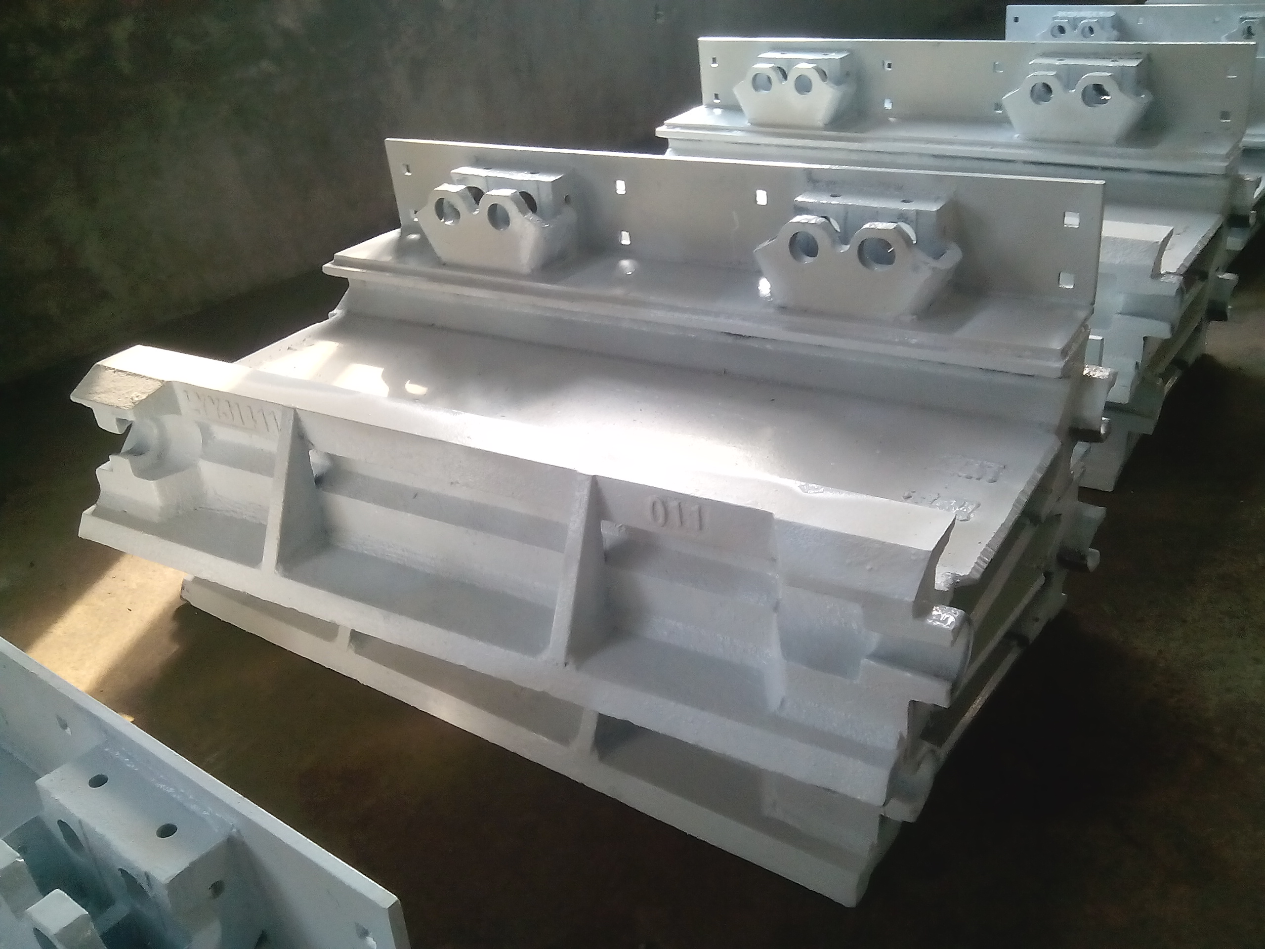 供應(yīng)用于刮板機(jī)對接專|轉(zhuǎn)載機(jī)的*供應(yīng)山西煤機(jī)大型鑄造中部槽 中部槽價格