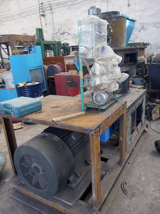 供應(yīng)秸稈顆粒機(jī)稻草顆粒機(jī)秸稈顆粒機(jī)組鄭州聯(lián)明機(jī)械