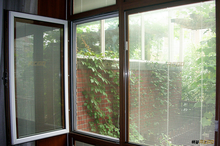 供應(yīng)百葉玻璃/5+19+5/磁控百葉中空玻璃/中空百葉玻璃