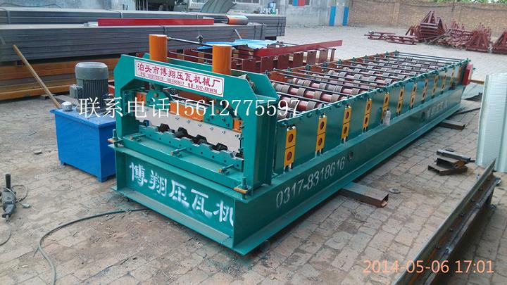 供應(yīng)彩鋼840琉璃瓦900設(shè)備