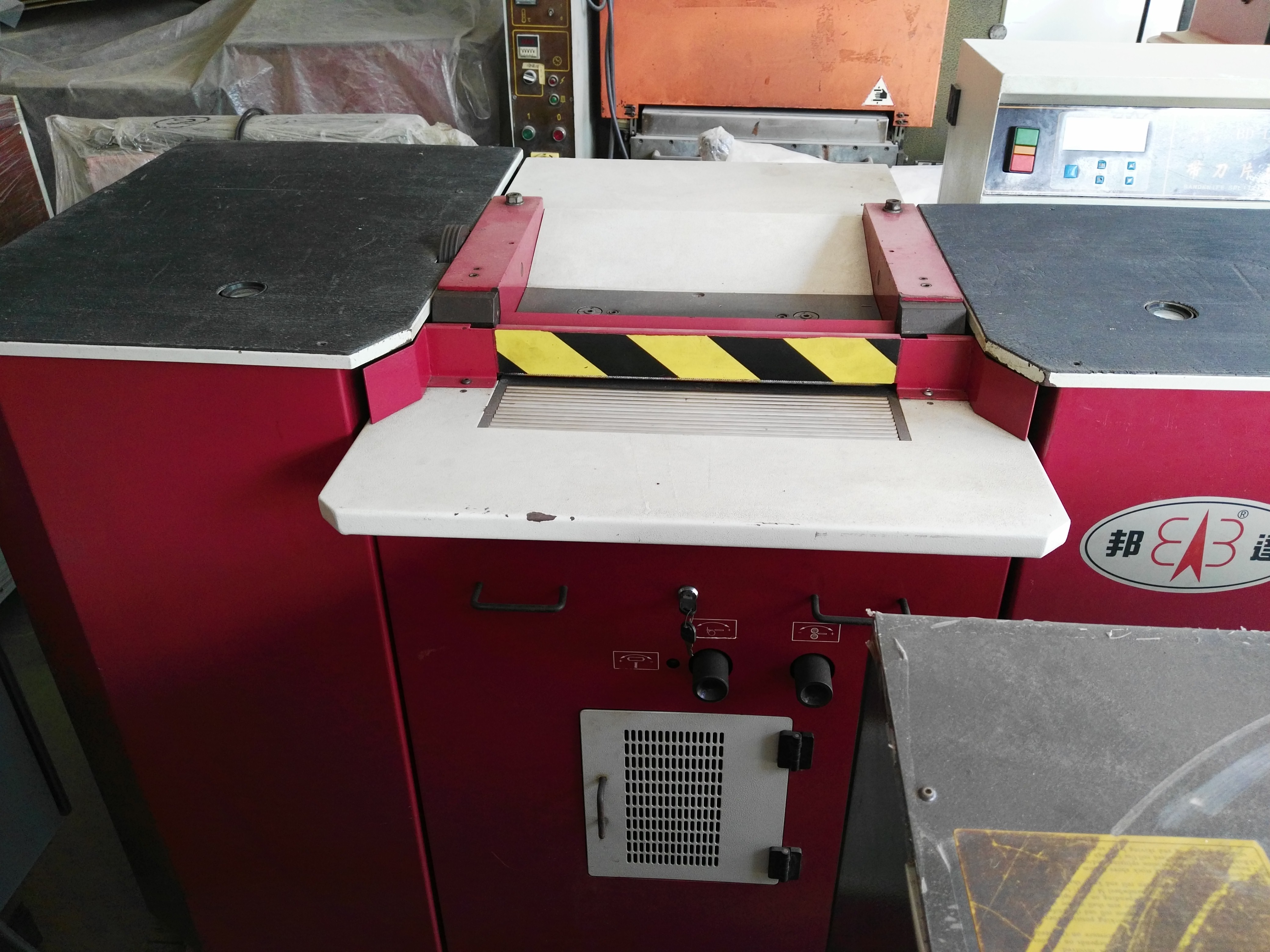 供應(yīng)維修片皮機(jī)。開片機(jī)維修。