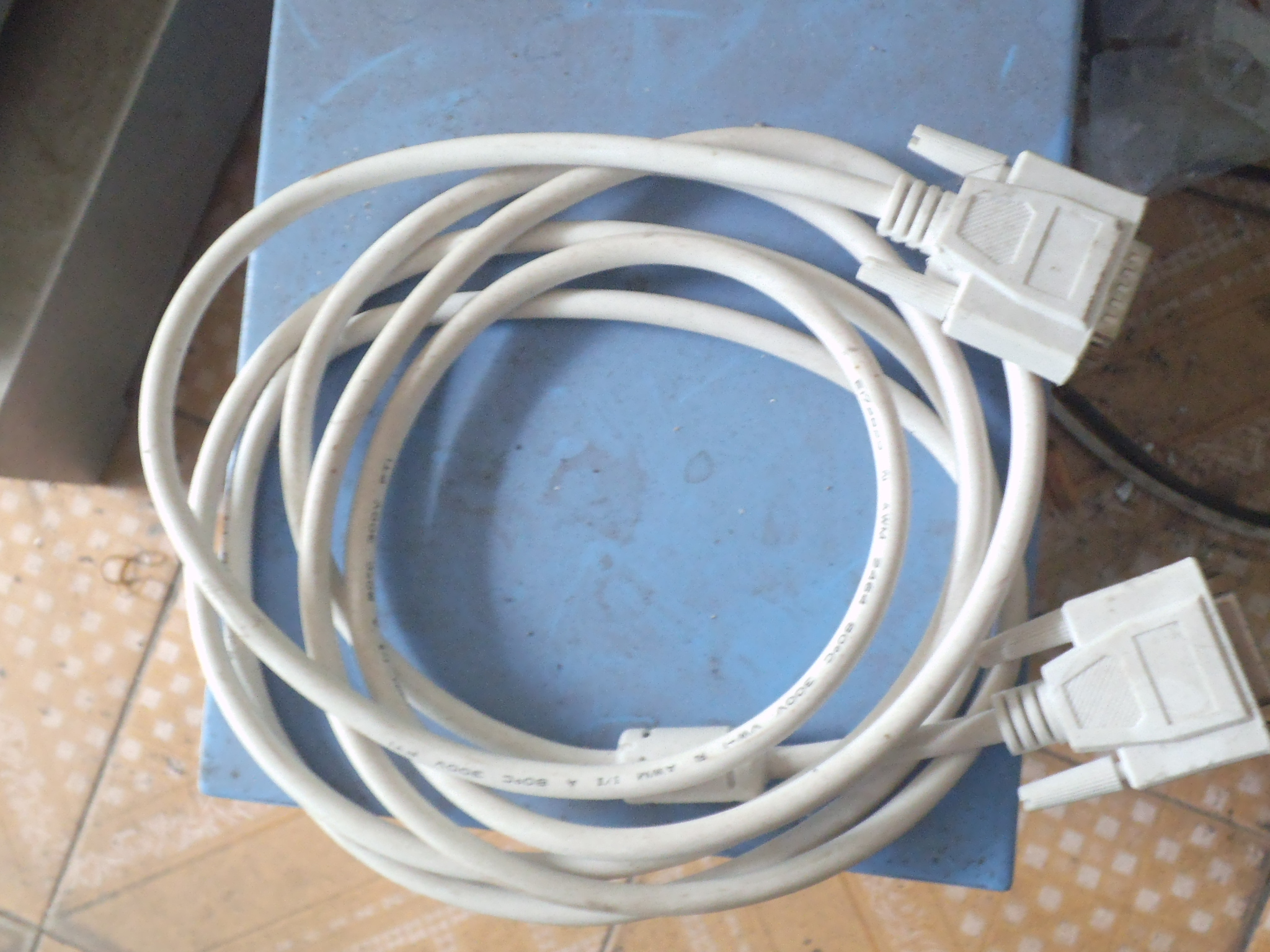 供應(yīng)用于雕刻瓷磚的瓷磚雕刻機(jī)，5/6米維宏卡數(shù)據(jù)線(xiàn)5米6米數(shù)據(jù)線(xiàn) 維宏卡15針數(shù)據(jù)線(xiàn)帶磁環(huán) 接口板數(shù)據(jù)線(xiàn) 雕刻機(jī)配件