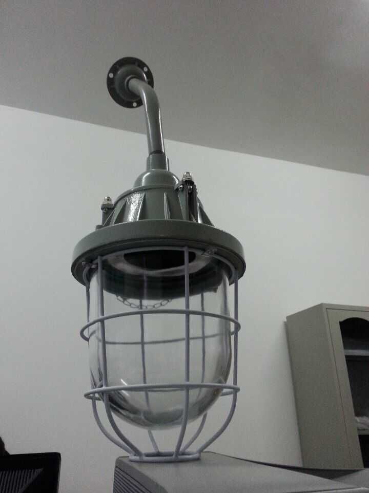 供應(yīng)四川廣元市大功率鹵素防爆燈參數(shù) 北川縣CBB-200防爆燈