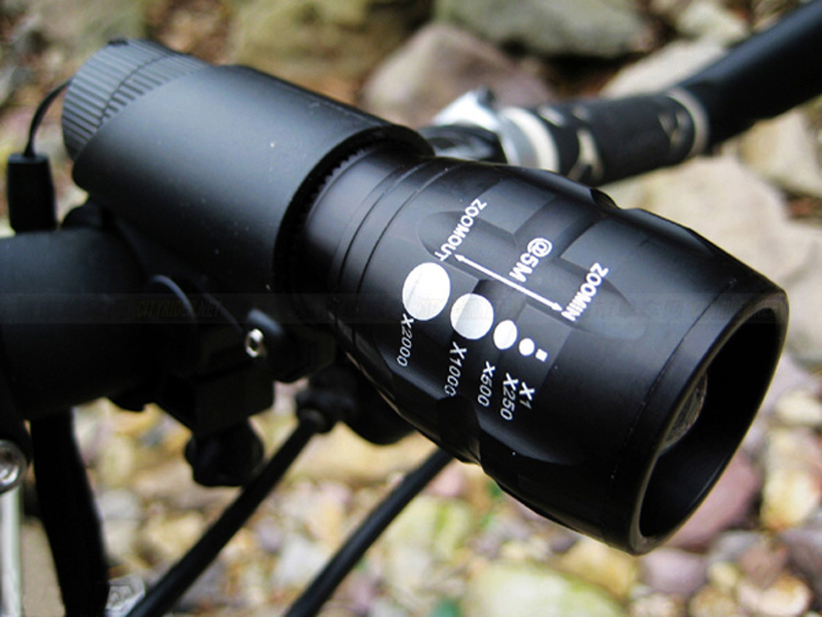 供應強光充電夜行照明手電 led充電 廠家批發(fā)