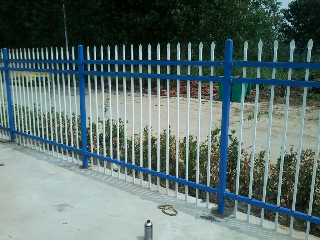 供應鐵藝護欄網(wǎng)