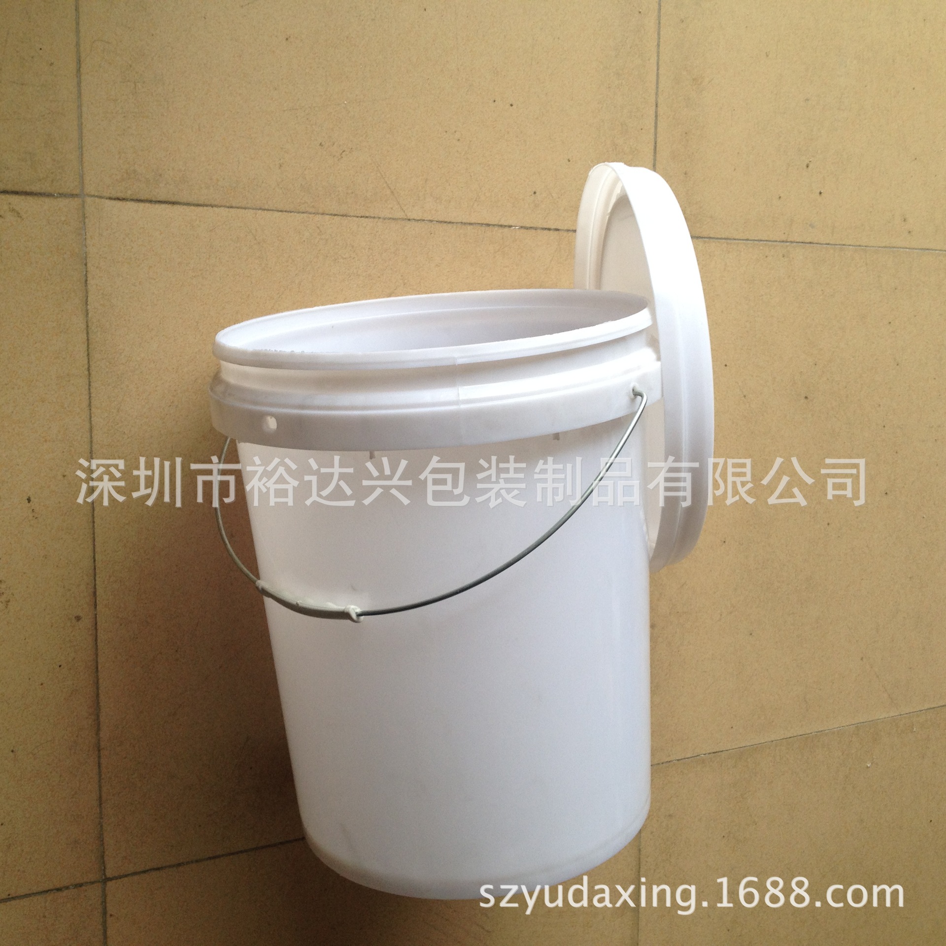 供應(yīng)20公斤新料涂料桶  20L白色桶   20L大口圓桶  20L白乳膠桶