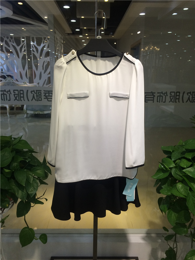 供應(yīng)相約四季女裝折扣批發(fā)2015夏裝