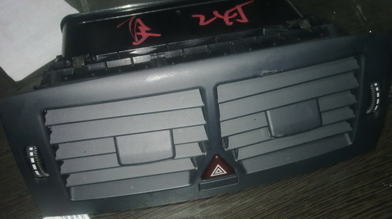 供應奔馳B200空調出風口