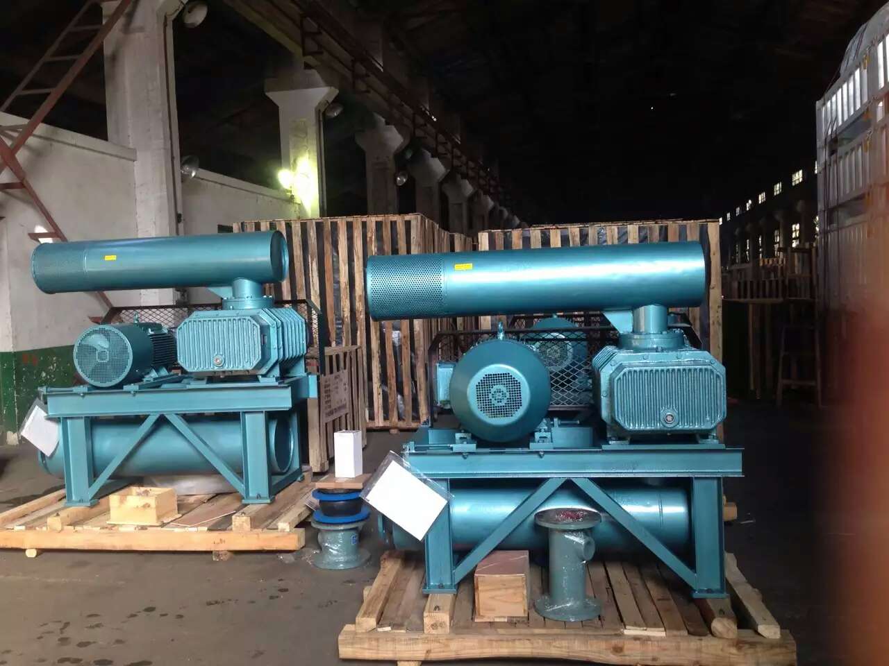 供應(yīng)JTS125羅茨鼓風(fēng)機(jī)