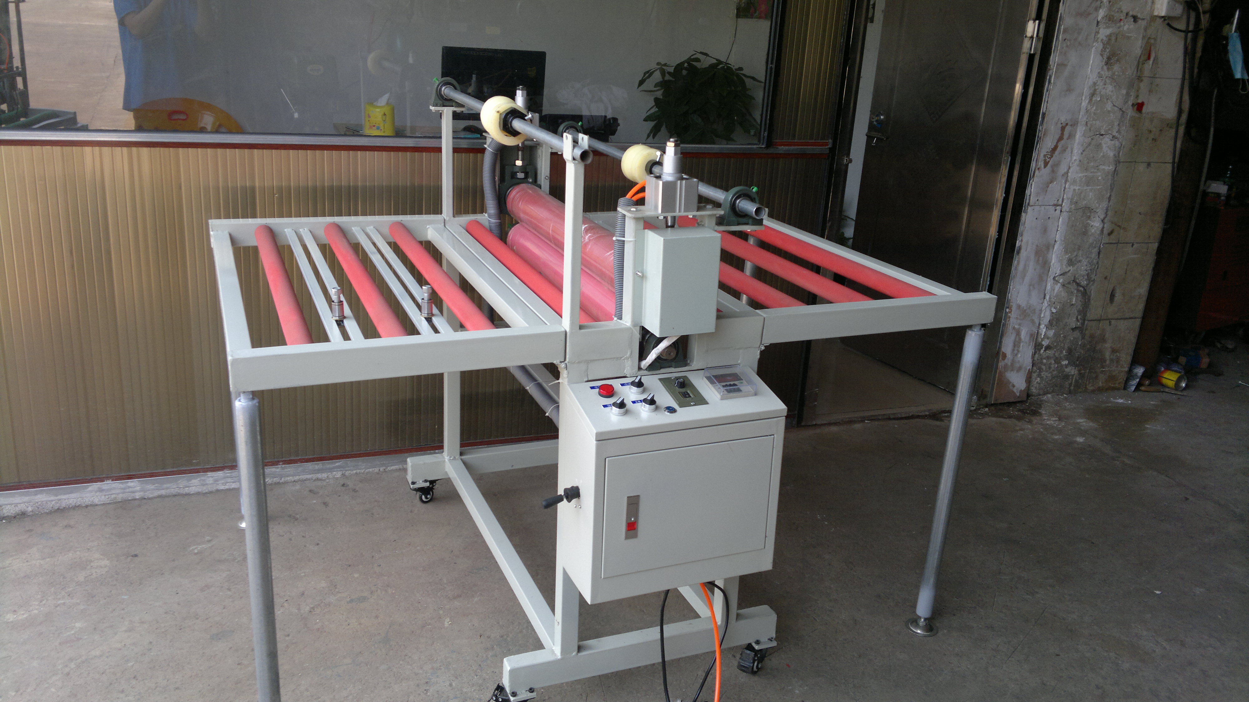 供應(yīng)晶鋼門貼膜