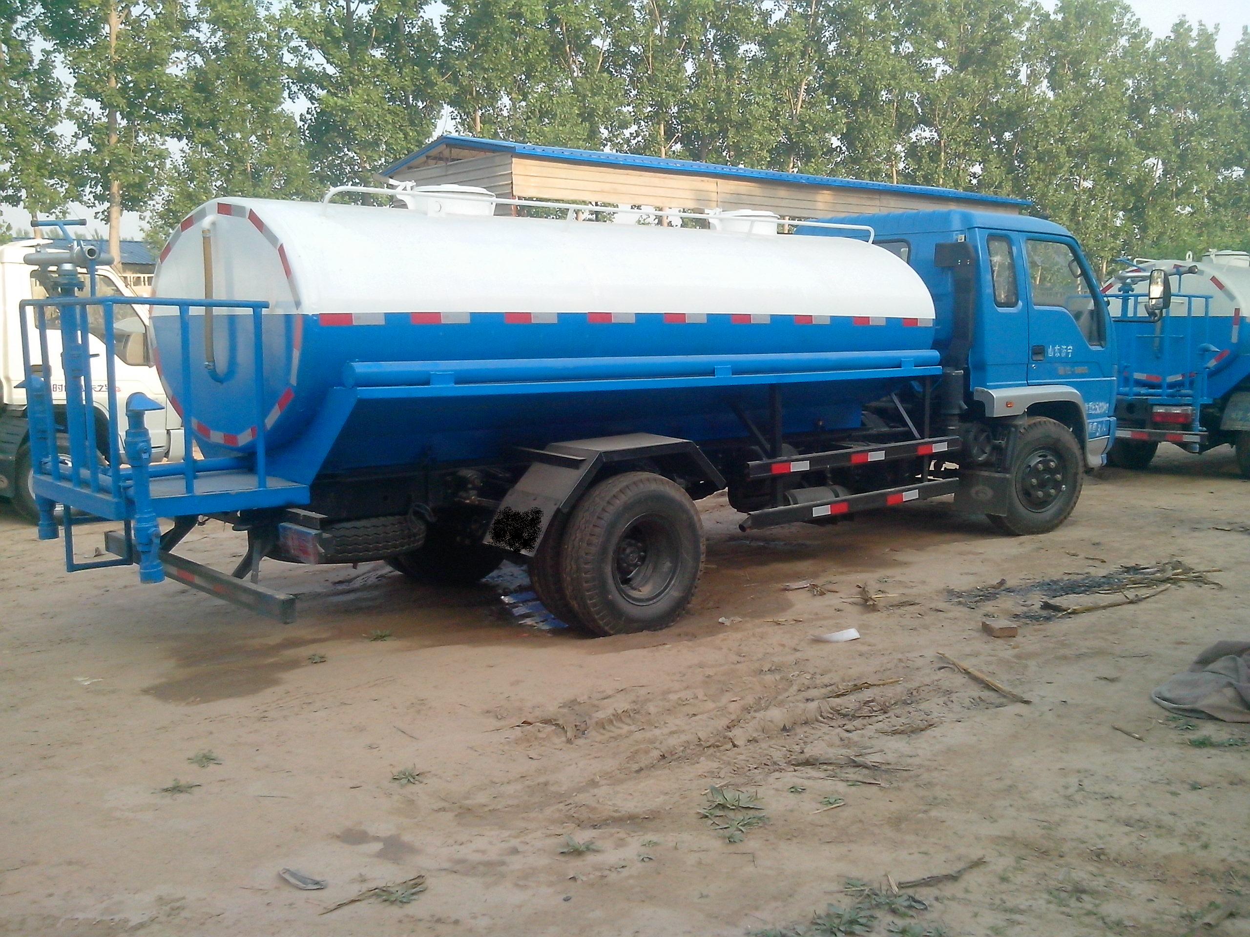 供應(yīng)濟(jì)南灑水車 東風(fēng)10立方灑水車 12立方灑水車 15立方灑水車