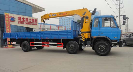 廠隨車吊東風(fēng)10噸小三軸隨車吊徐工隨車吊廠家