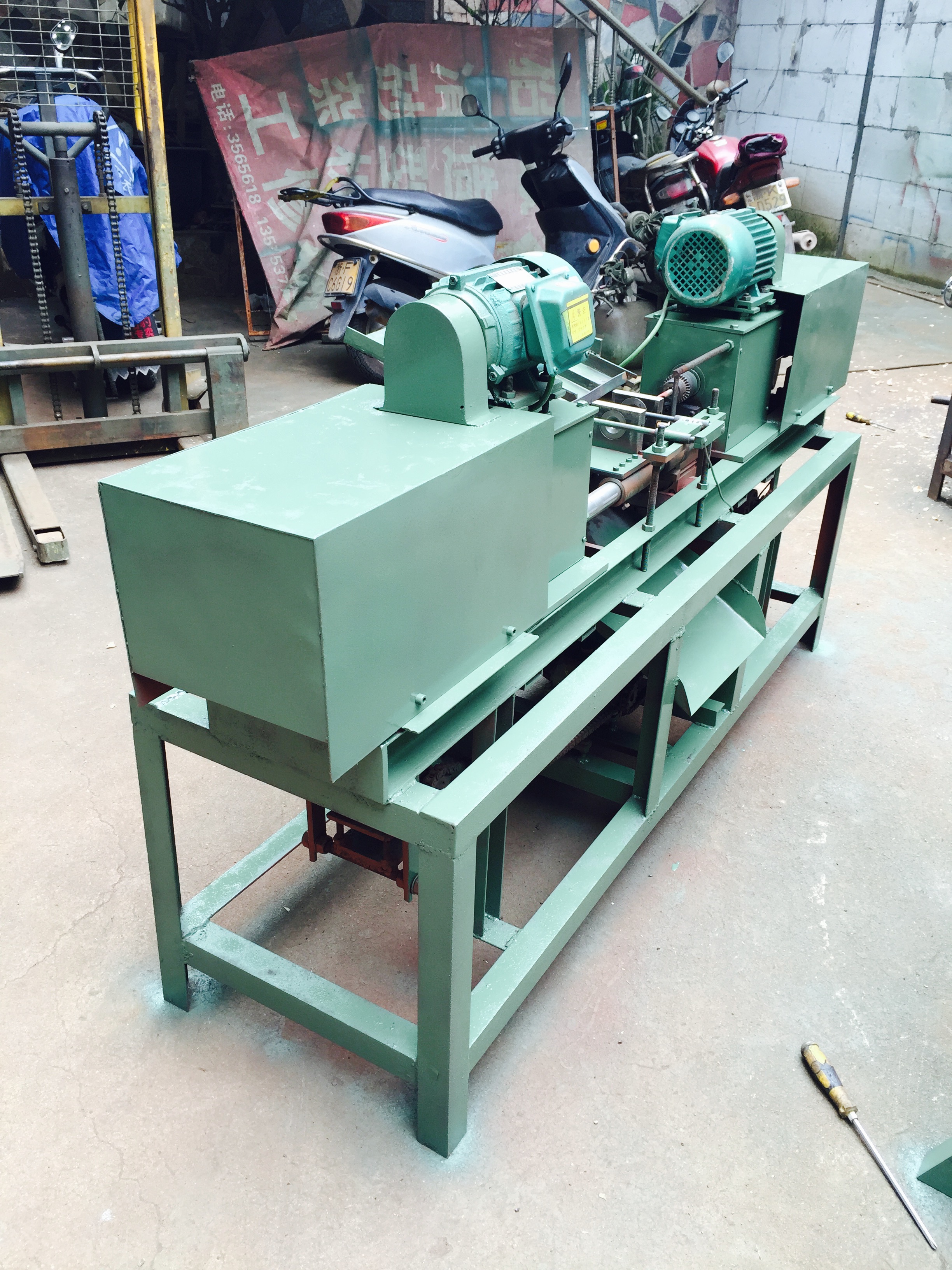 供應數(shù)控雙頭打孔機