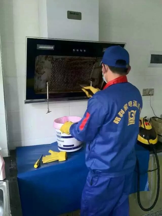 油煙機(jī)家電清洗專業(yè)服務(wù)加盟，油煙機(jī)廚衛(wèi)電器經(jīng)銷商增值投資項(xiàng)目