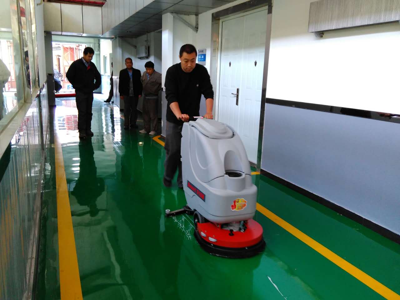 供應(yīng)北海酒店地面清潔貝納特洗地機，進口配件*，價格實惠，廠家直銷