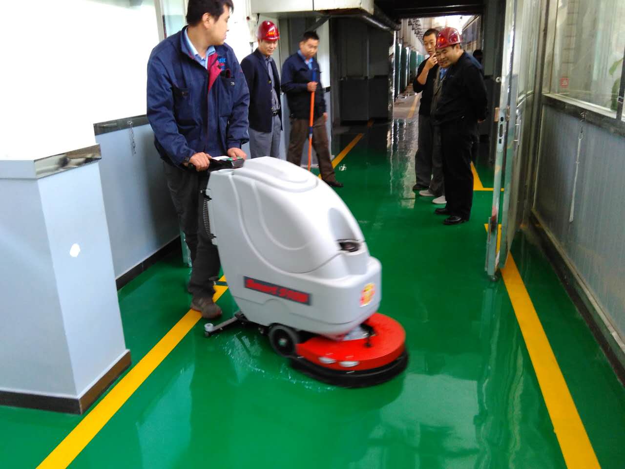 供應(yīng)北海酒店地面清潔貝納特洗地機，進口配件*，價格實惠，廠家直銷