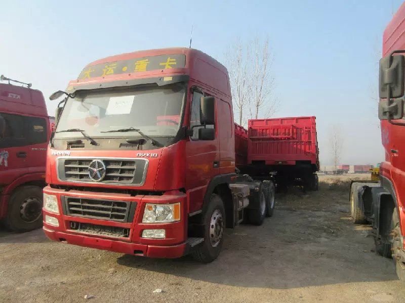 供應(yīng)牽引車生產(chǎn)廠家，牽引車報價，梁山牽引車生產(chǎn)廠家，大運重卡雙驅(qū)，庫存積壓全新車