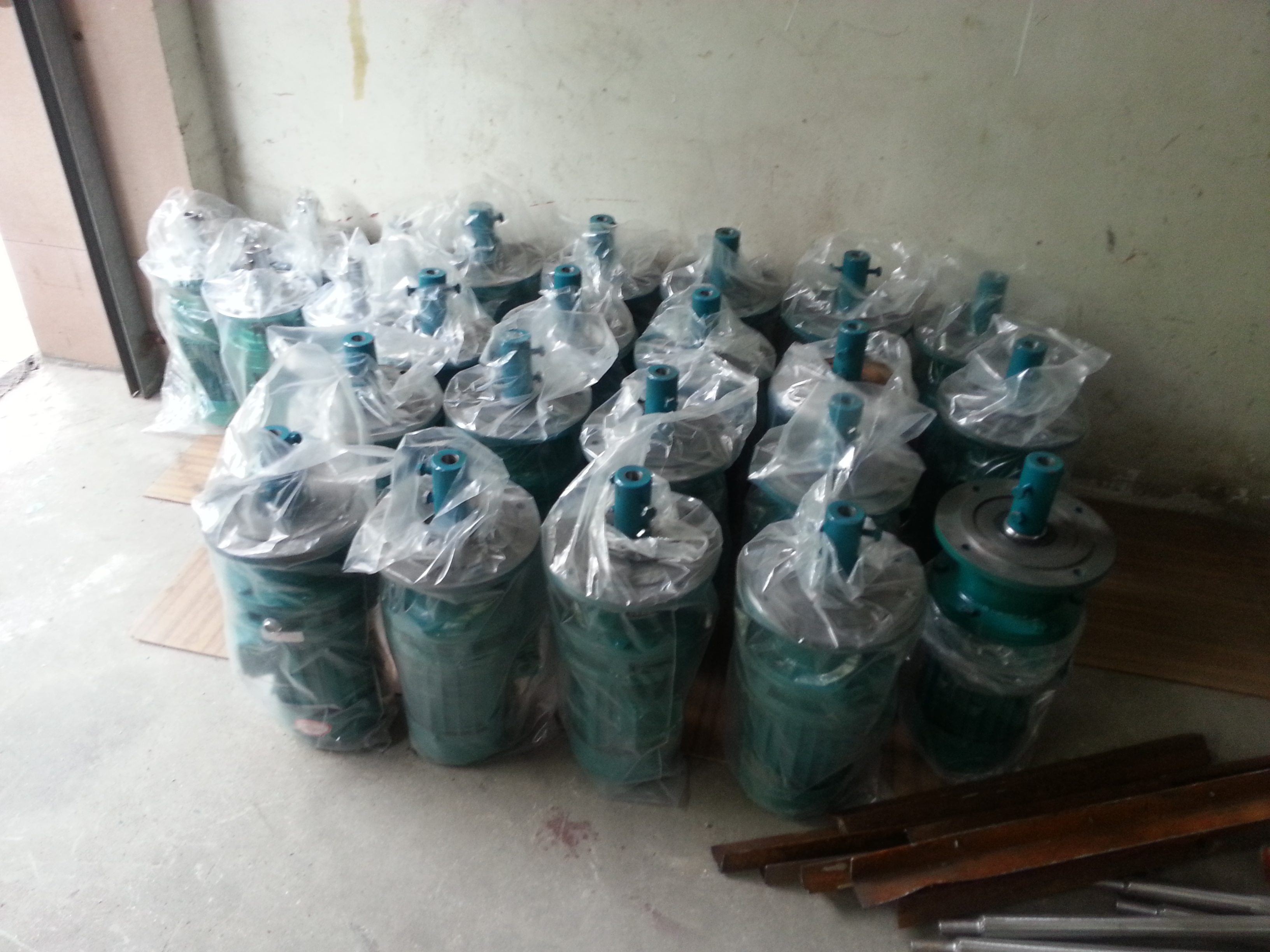 供應(yīng)攪拌機(jī)0.37KW 0.55KW