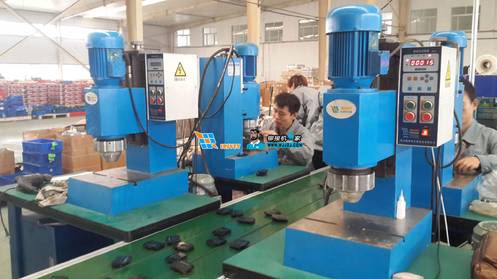 供應(yīng)埃瑞特智能輪轂*數(shù)控鉚接機(jī)