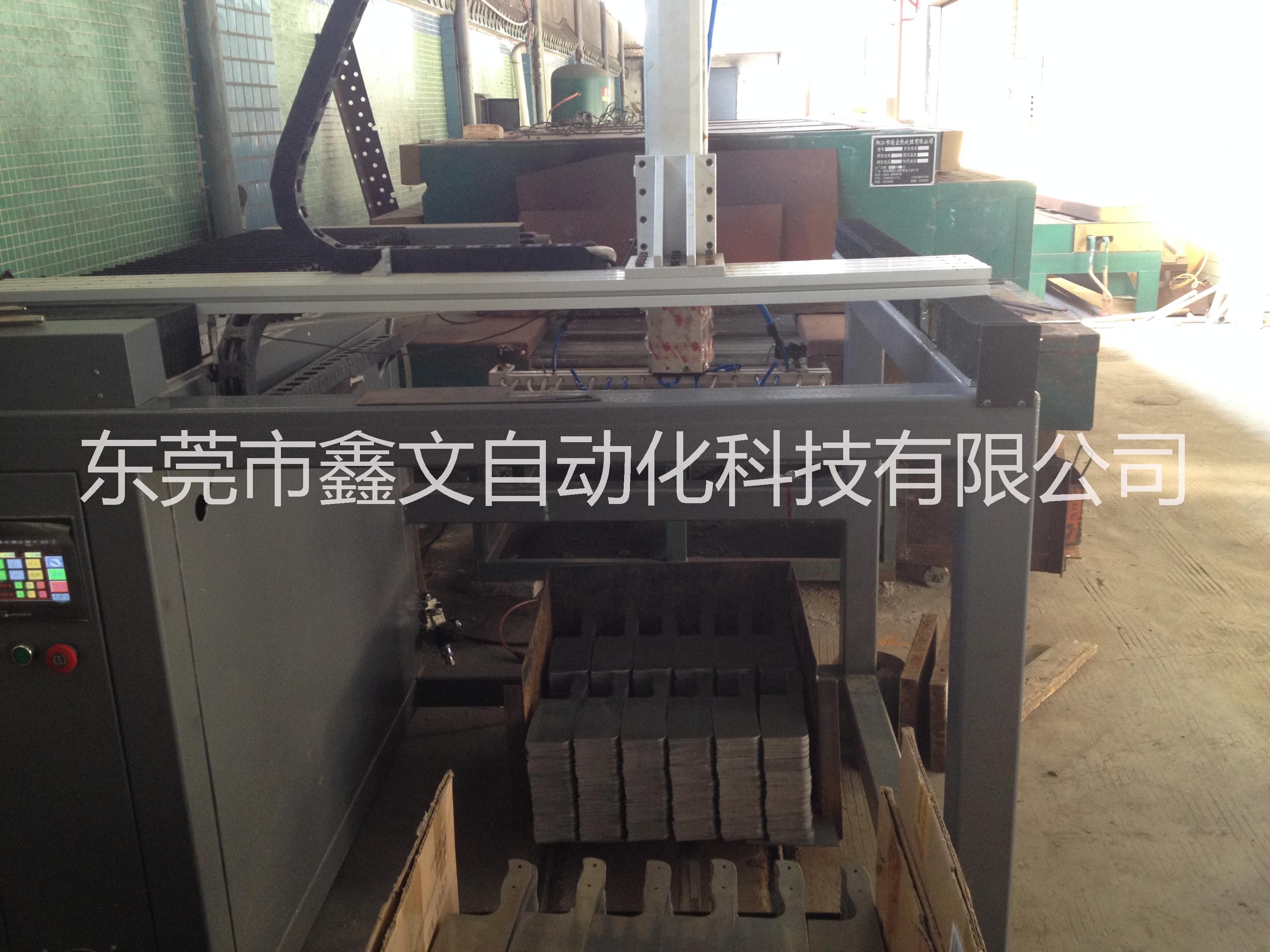 鑫文自動上料機  上料產品根據(jù)大小數(shù)量可調  避免人工高危作業(yè)