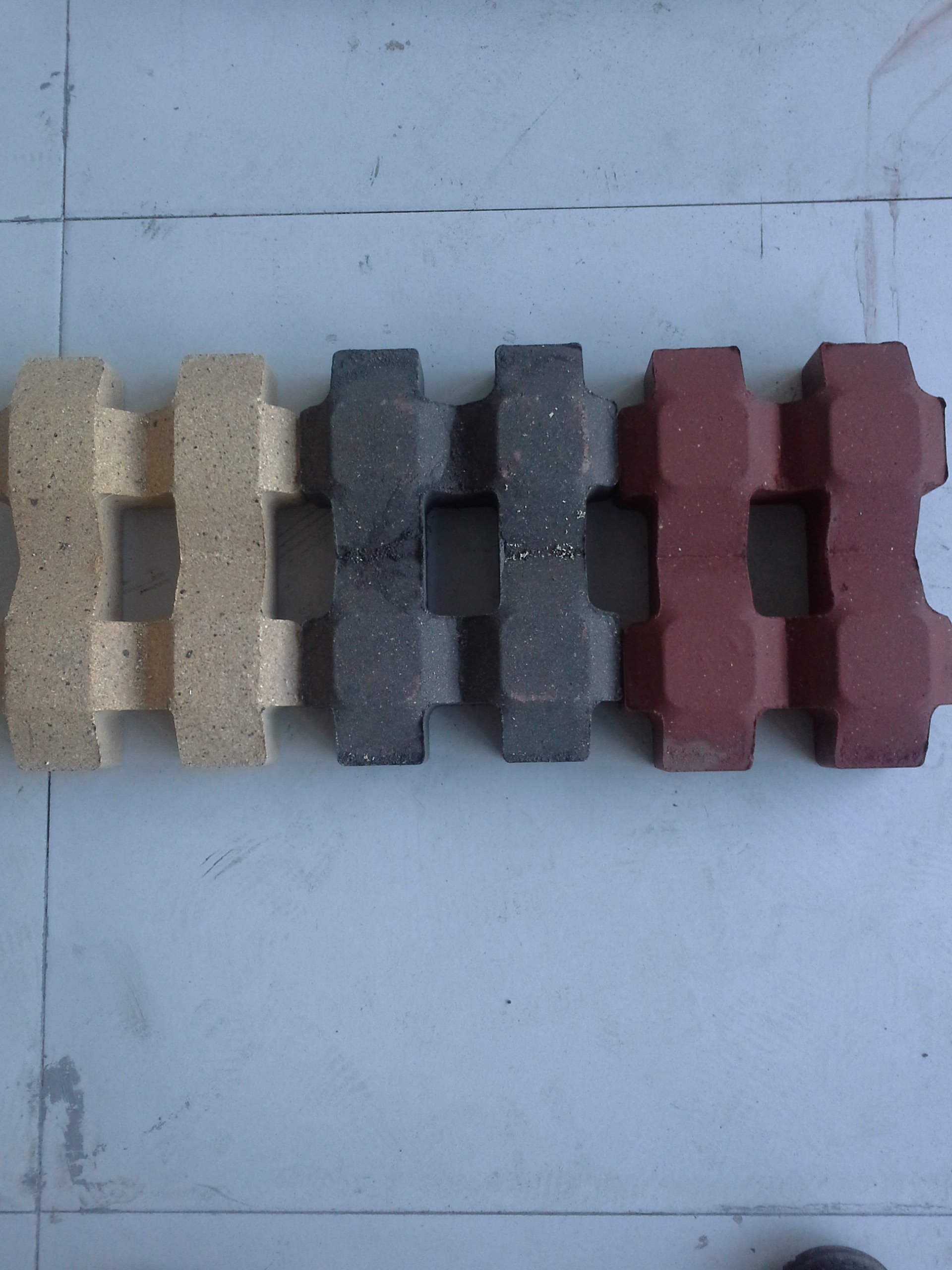 供應(yīng) 棕色條磚 廣場磚 透水磚