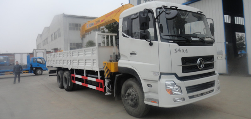供應(yīng)東風(fēng)*后雙橋隨車起重運(yùn)輸車