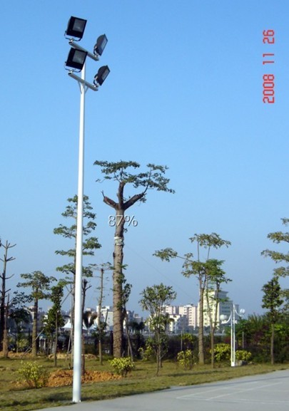 供應(yīng)優(yōu)質(zhì)高桿燈、運(yùn)動(dòng)場(chǎng)燈柱、室外燈，廠家直銷運(yùn)動(dòng)場(chǎng)燈柱、戶外燈、籃球場(chǎng)燈柱、網(wǎng)球場(chǎng)燈柱，廣東室外燈、運(yùn)動(dòng)場(chǎng)燈柱供銷商