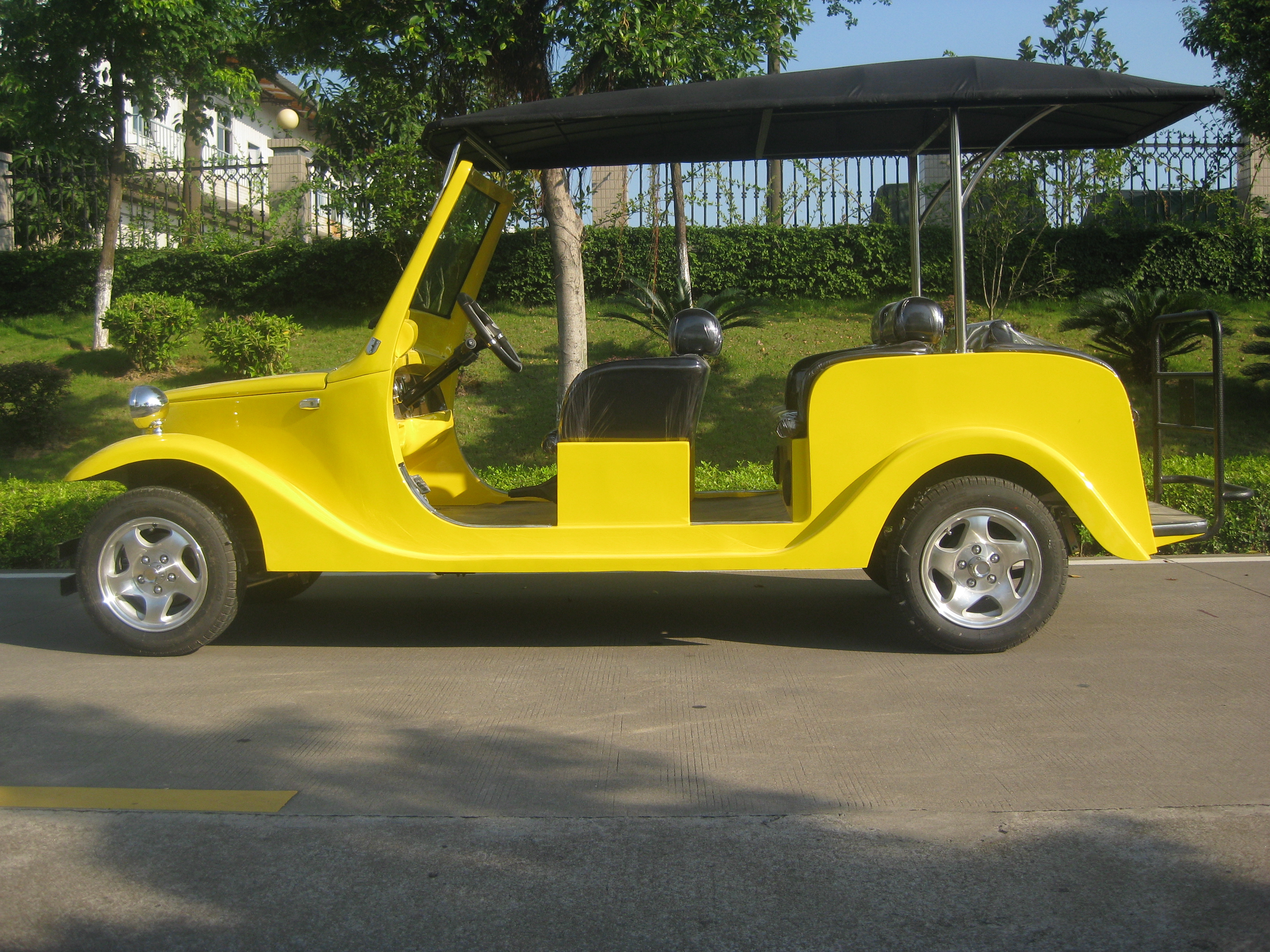 供應(yīng)6座老爺車大豐和 價(jià)格  觀光車 電動(dòng)車 配置高 *惠 售后服務(wù)網(wǎng)完善