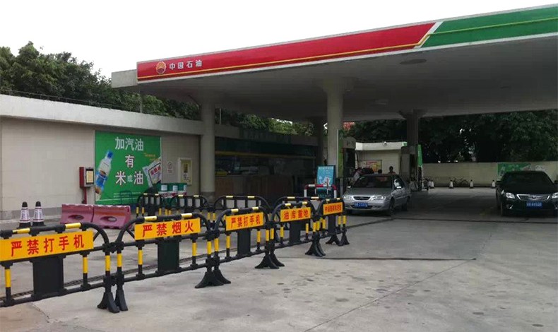 深圳防撞施工欄/塑料膠馬/黑黃警示防撞欄/交通隔離欄/施工護(hù)欄