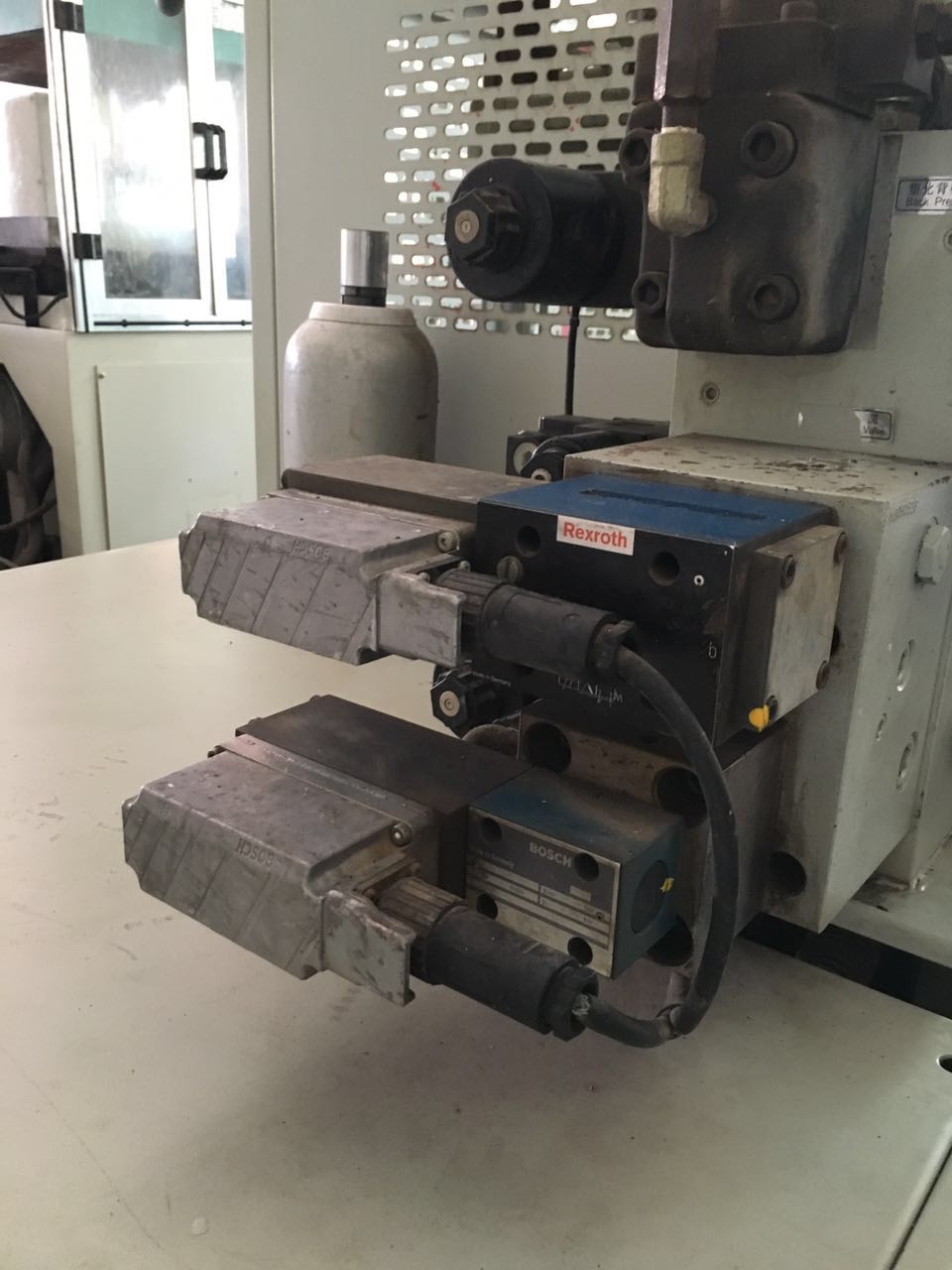 供應(yīng)用于電子產(chǎn)品的*轉(zhuǎn)讓大禹轉(zhuǎn)盤精密注塑機(jī)