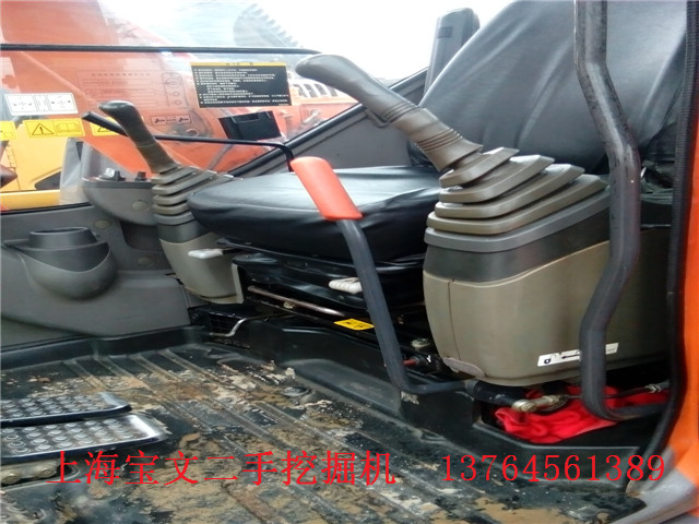 供應(yīng)二手日立ZAX70挖掘機(jī)