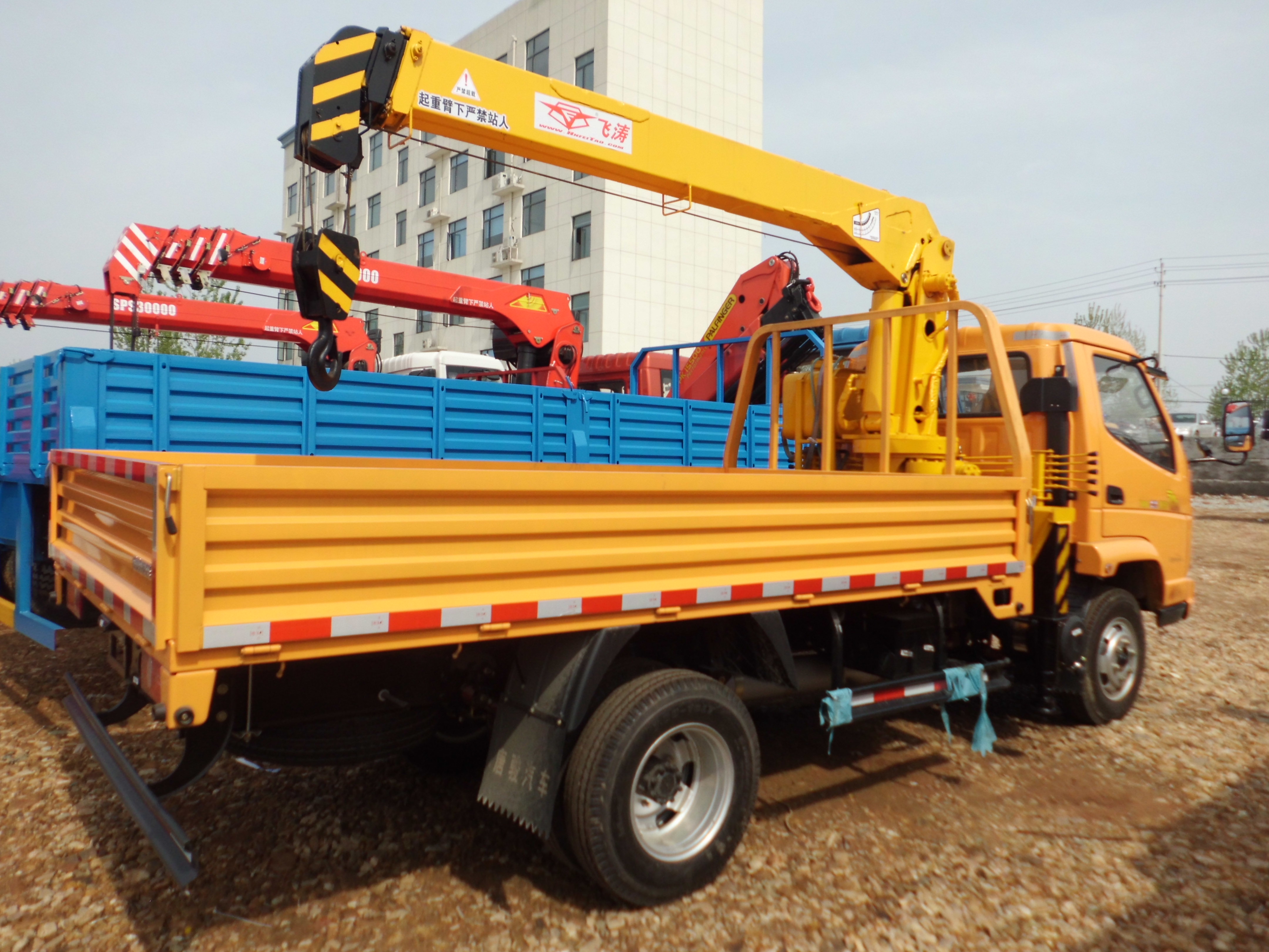 供應(yīng)唐駿隨車吊 / 廠家直銷