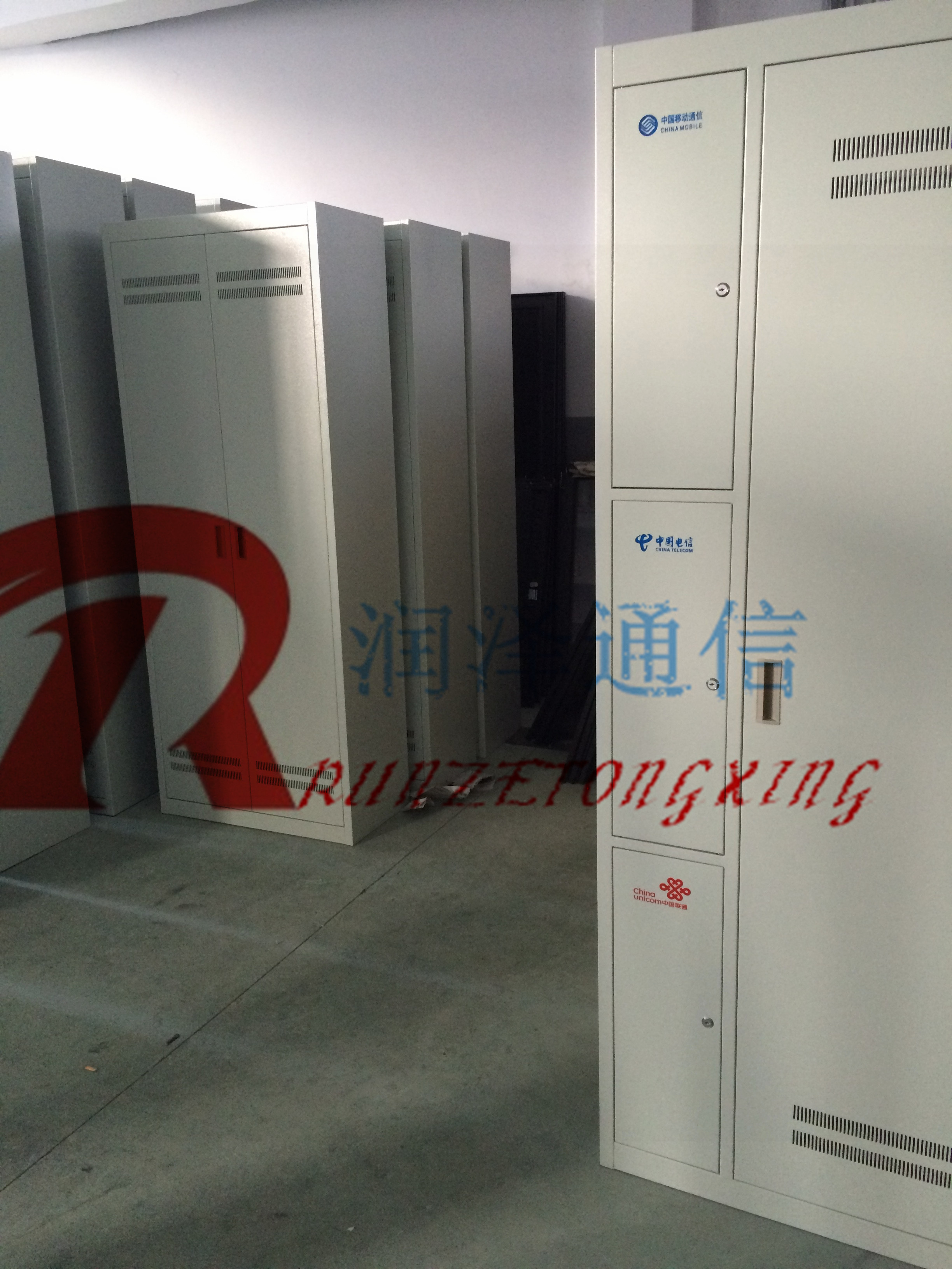 供應(yīng)三網(wǎng)合一網(wǎng)絡(luò)機(jī)柜