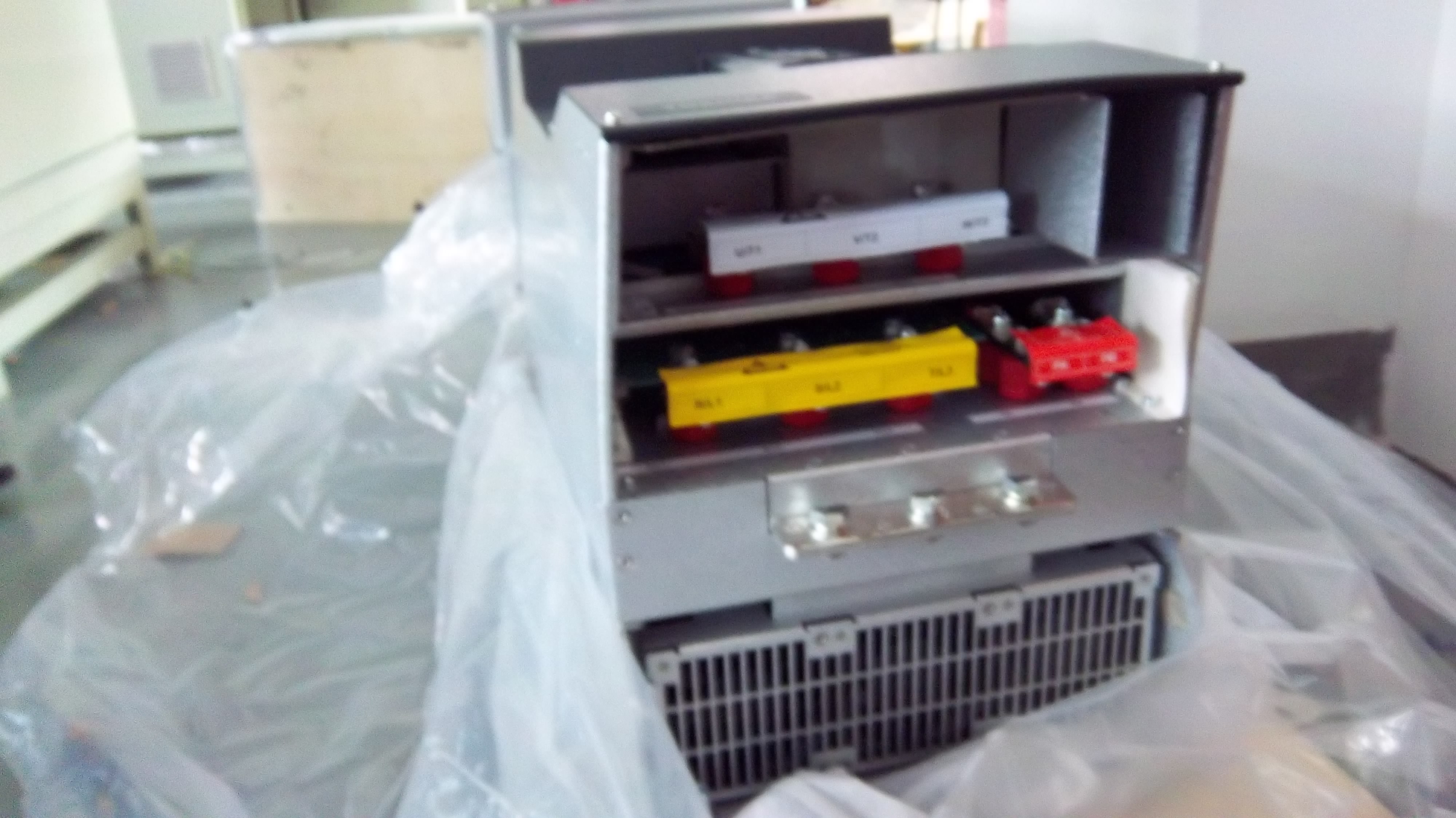 供應(yīng)東芝高性能變頻器VFAS1-43