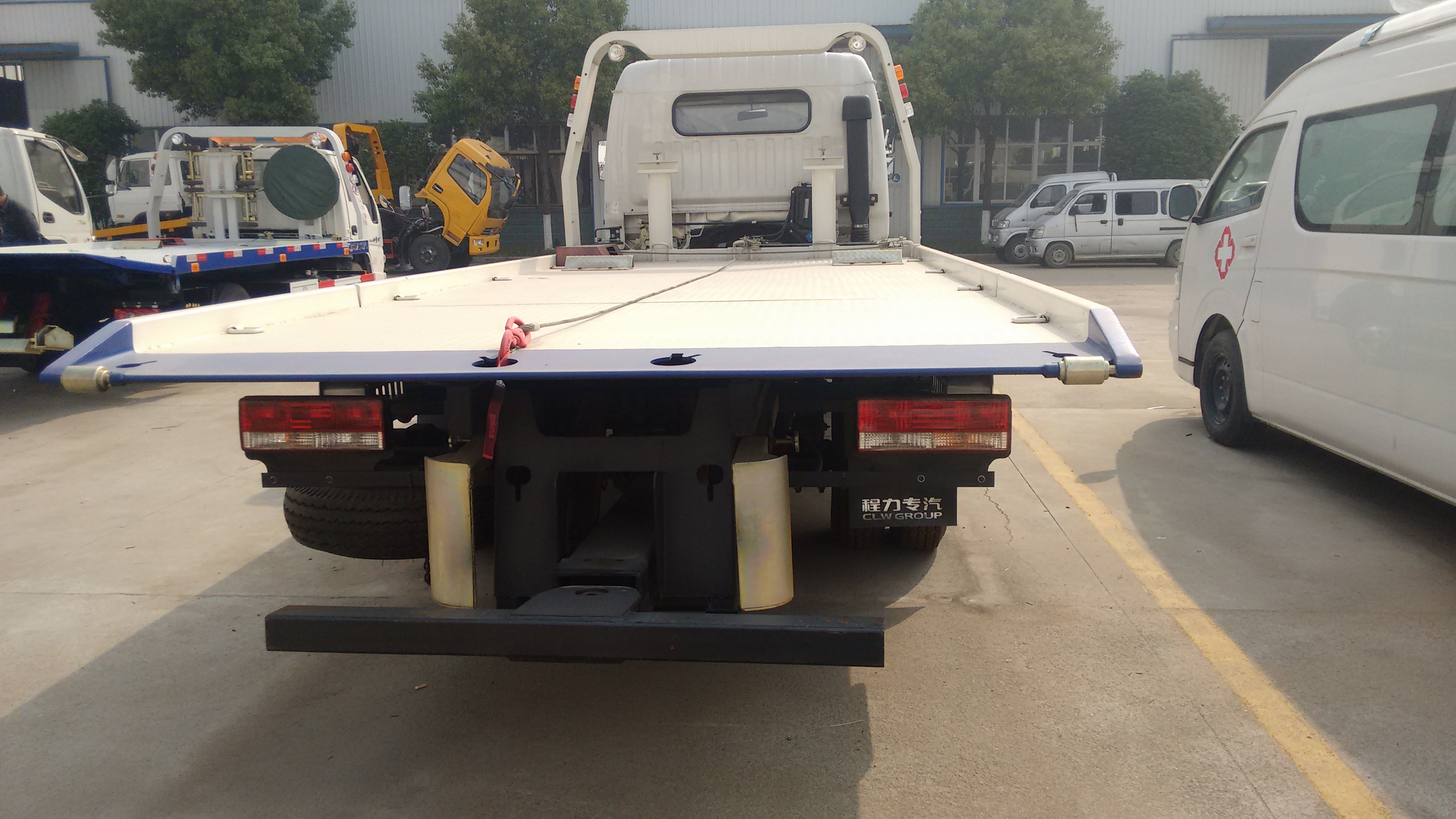 清障車廠家價(jià)格品質(zhì)優(yōu)良