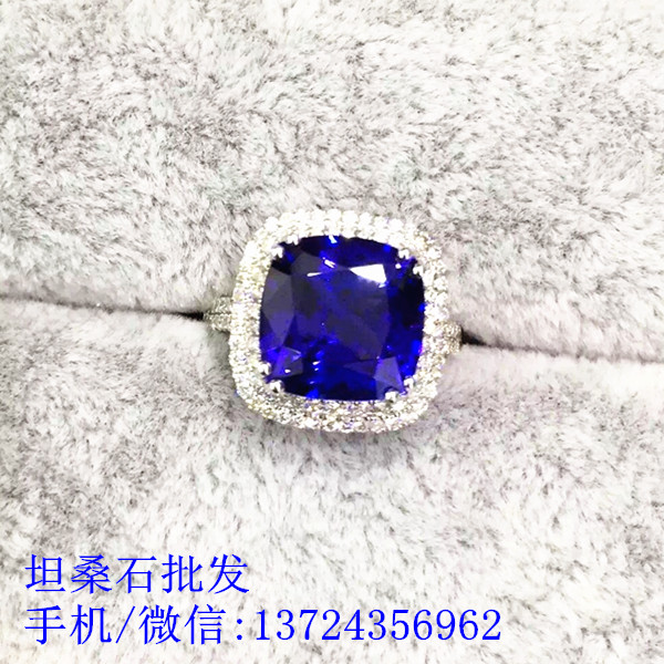 供應經(jīng)典款金鑲坦桑石戒指